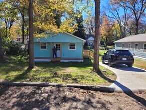 Building Photo - 213 Hull Ave