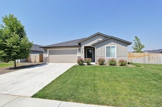 Building Photo - 16901 Carmichael Ave