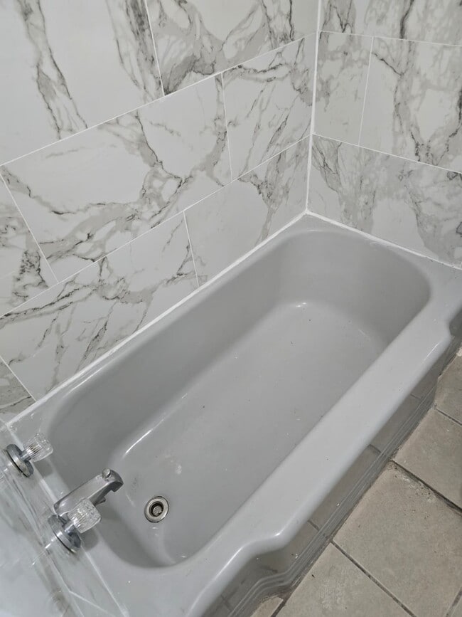 Building Photo - 4915 Ventnor Ave