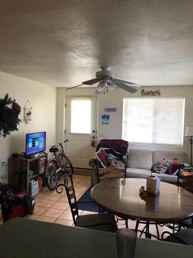 Building Photo - 364 S 300 W