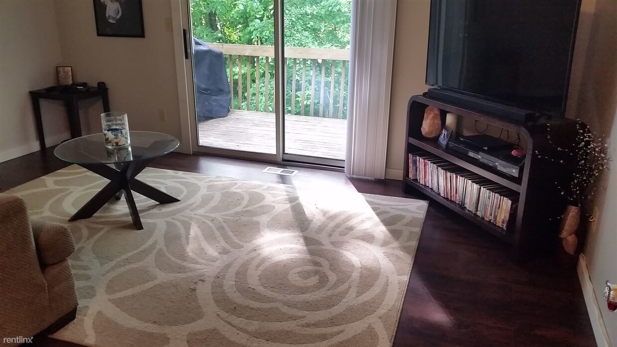 Primary Photo - 3 br, 1.5 bath 4plex - 904 Cedar Run Ct NW...