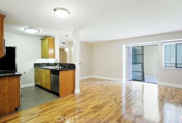 Building Photo - 10982 Roebling Ave