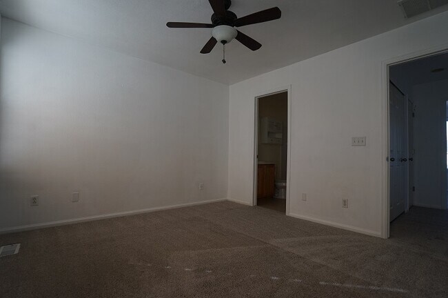 Foto del edificio - 752 Mockingbird Ln