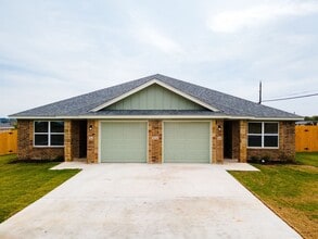 Building Photo - 1604 Pima Trail