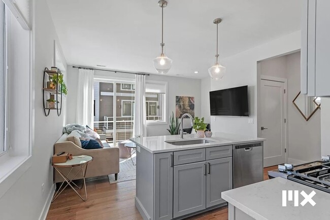 Foto del edificio - 627 Fairview Ave NE