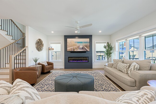 Building Photo - 26 S Rosborough Ave