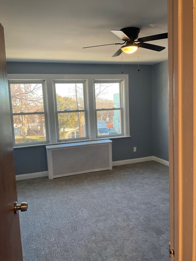 Puerta del apartamento 2, habitación 1 - 4137 Boyd Ave