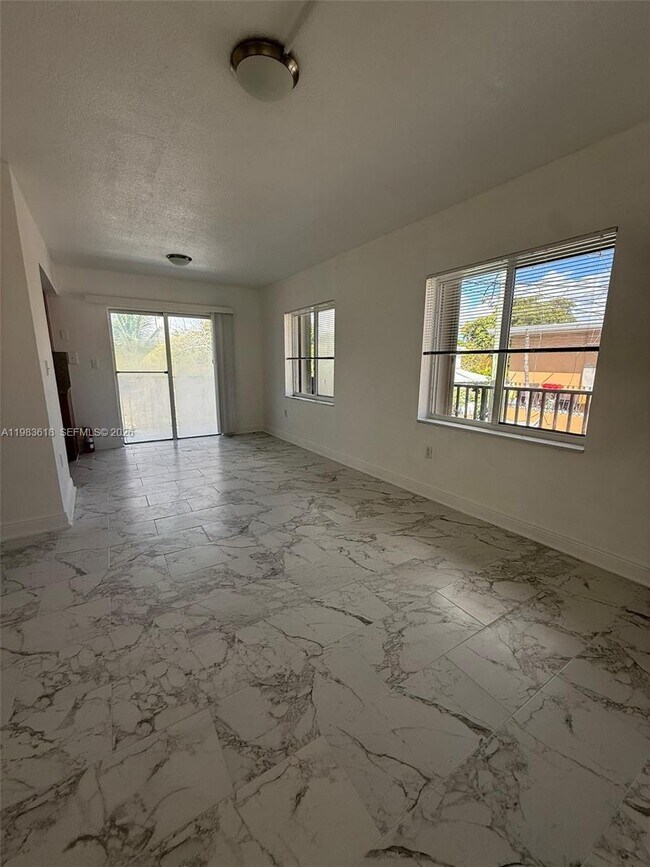 Foto del edificio - 420 SW 14th Ave