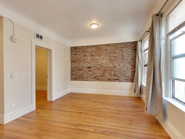 Building Photo - 1115 Polk St