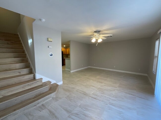 Foto del edificio - Great townhome in gated community, 3brs, 2bth, 2cg