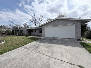 Building Photo - 5902 Willow Glen Dr