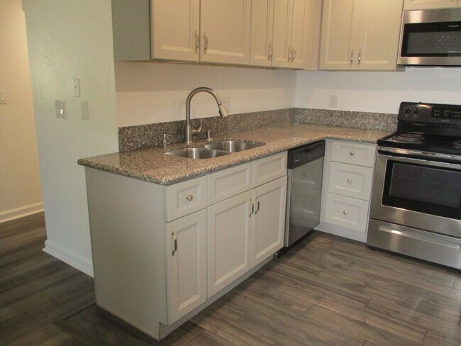 Foto del edificio - Desirable Chula Vista 2 Bedroom 2 Bath Condo!