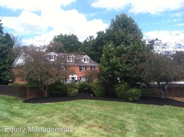 Building Photo - 1030 W Western Reserve Rd