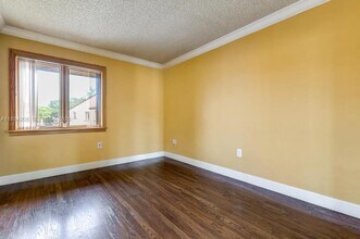 Building Photo - 6691 SW 137th Ct