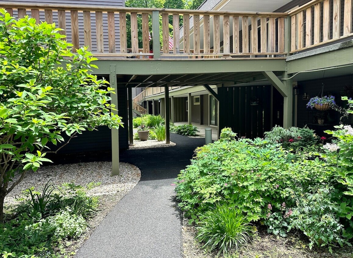 4 Upper Main St, Sharon, CT 06069 House Rental in Sharon, CT