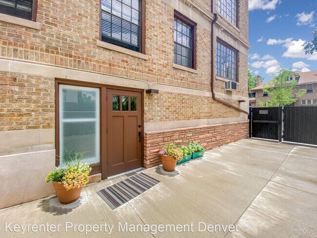 Foto del edificio - 2 br, 2 bath House - 1111 E Bayaud Ave Uni...