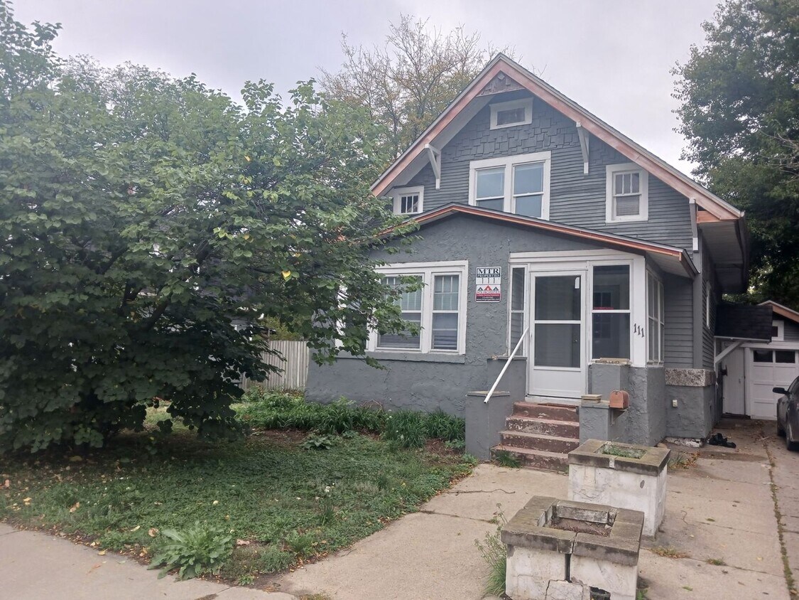 Primary Photo - 111 State Ave