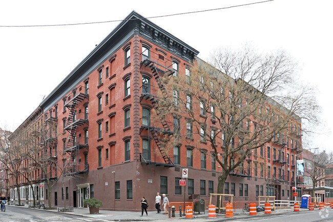 Building Photo - Horatio Arms
