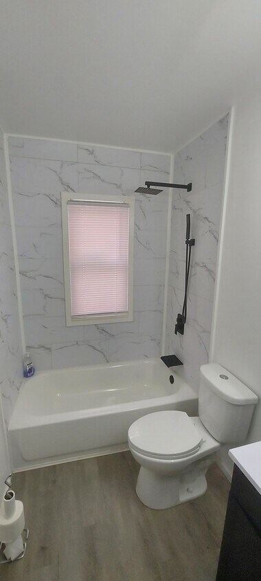 Foto principal - 17147 Hartwell St