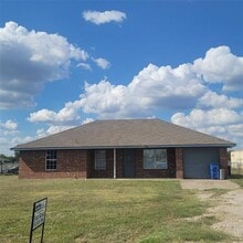 Building Photo - 438 Green Acres Dr