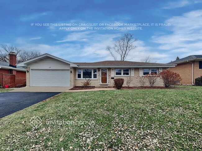 Building Photo - 439 W Lake Park Dr