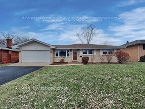 Building Photo - 439 W Lake Park Dr