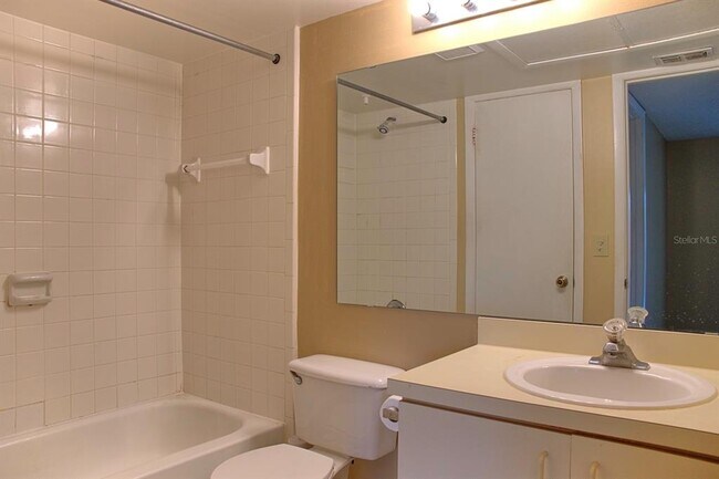 Foto del edificio - 351 Lone Hill Dr