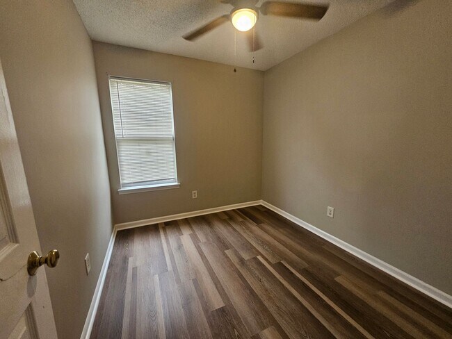 Building Photo - Remodeled Ranch Home Minutes from Uptown Charlotte