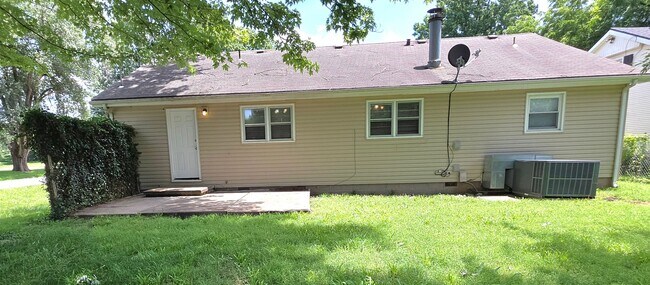 Foto del edificio - 3 BR 2 BA 2 Living Areas! Glendale Schools!  $1295
