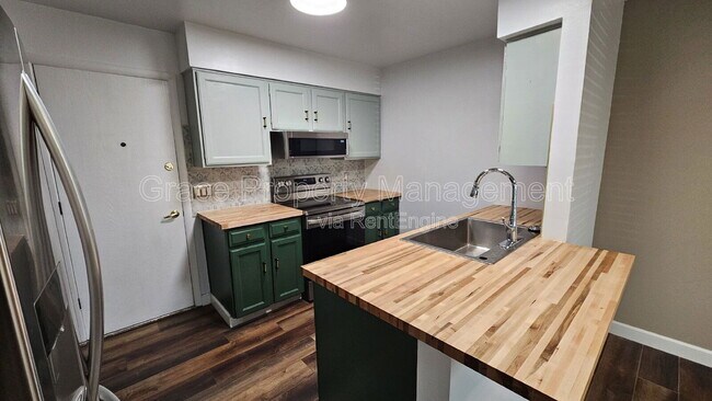 Foto del edificio - 2044 W 101st Ave