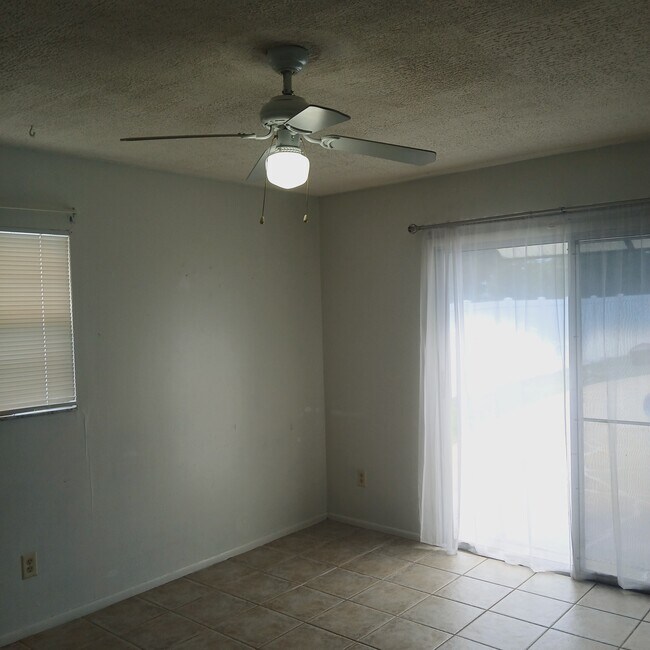 Foto del edificio - 153 Alderwood Dr