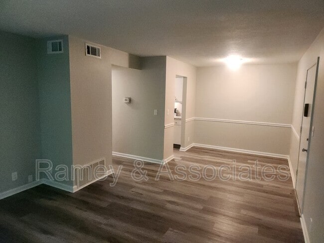 Building Photo - 7050 Wildwood Cir