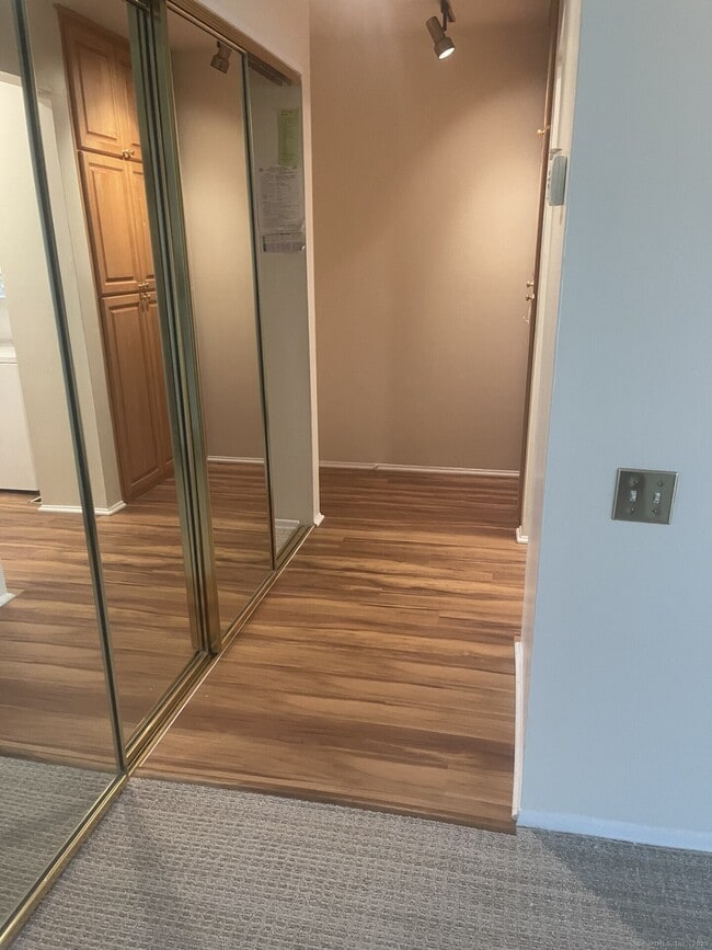 Foto del edificio - 69 Lawson Ln