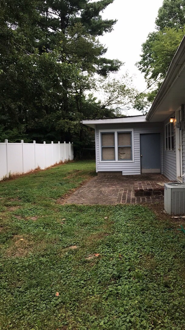 Building Photo - Available August 2025.   Monthly rent $1,600
