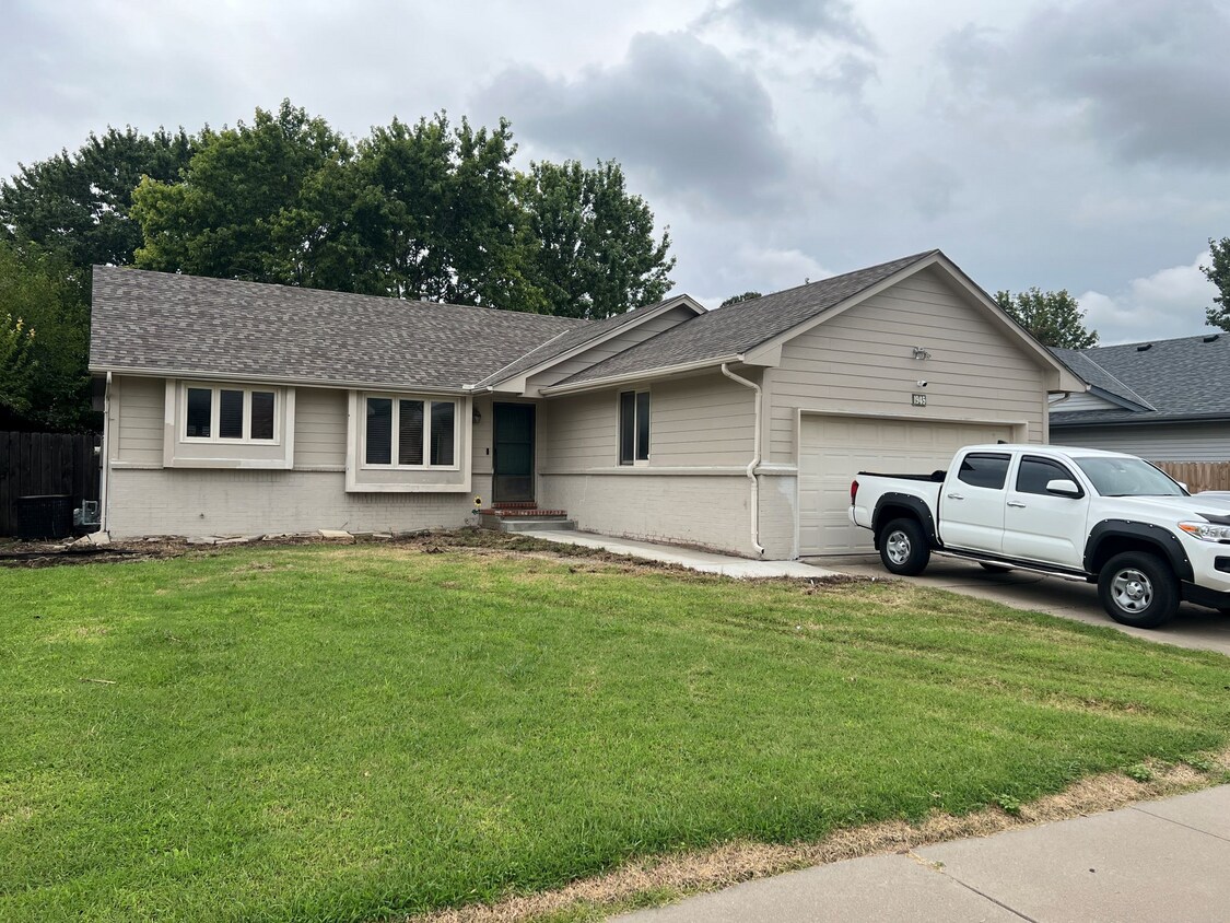 Foto principal - 1945 S Cypress St