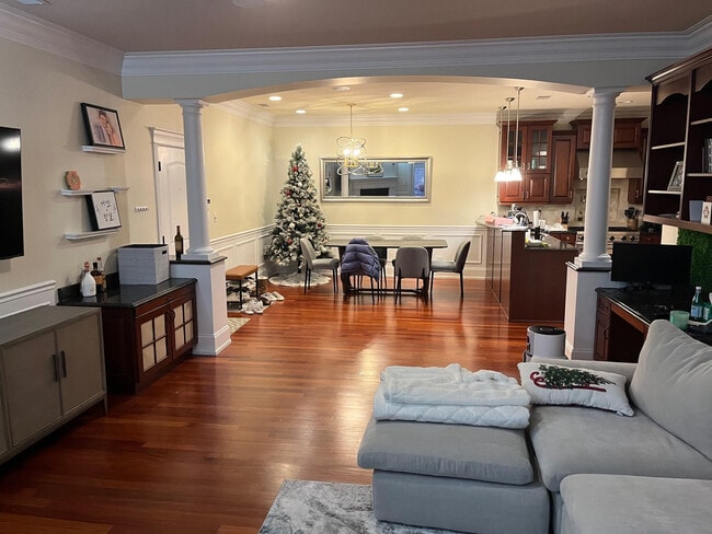 Foto del edificio - 1442 W Fullerton Ave