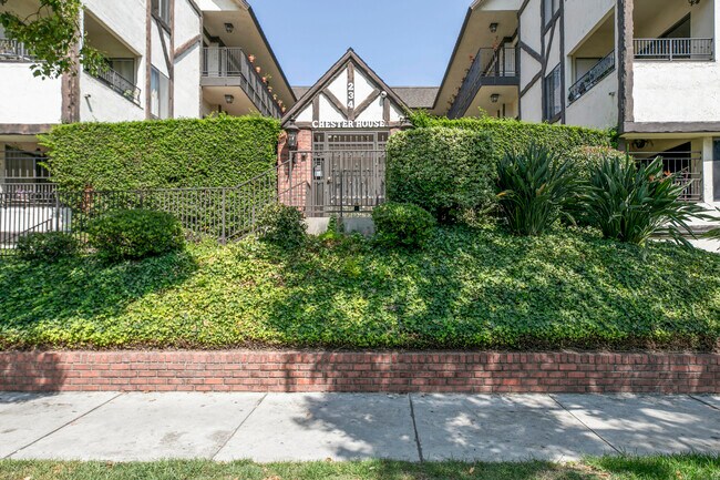 Building Photo - 234 N Kenwood St