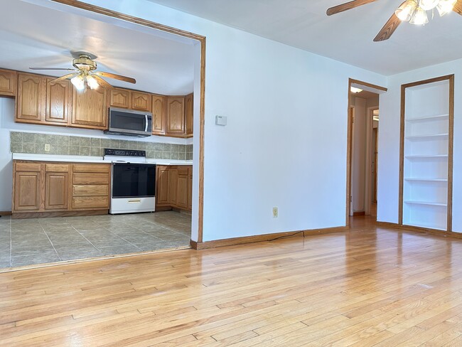 Building Photo - 1149 Petra Pl