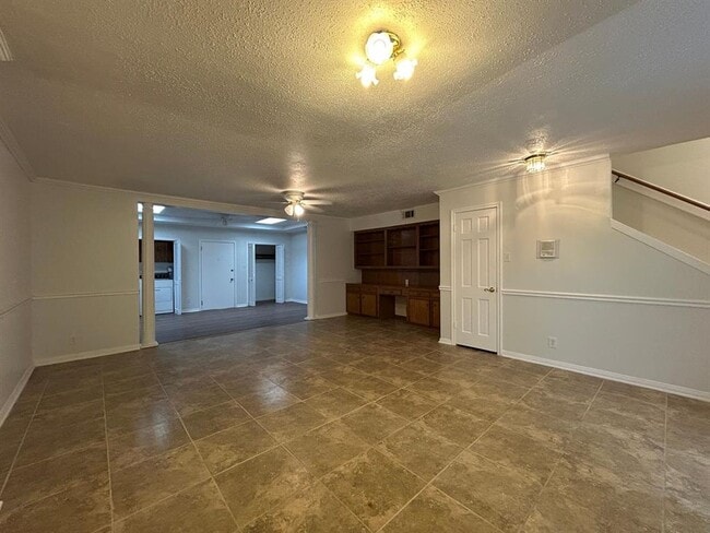 Building Photo - 5534 Holly St