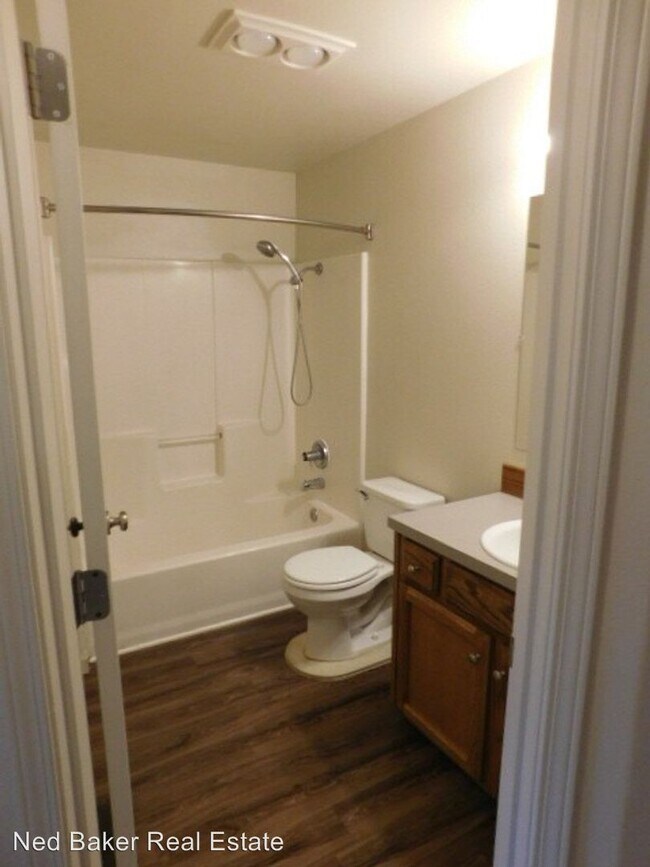 Foto del edificio - 4793-4795 Brandon Ct NE