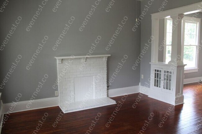 Building Photo - 1601 Hanger St