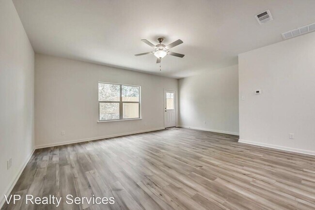 Building Photo - 3 br, 3 bath House - 307 Marsh Ln