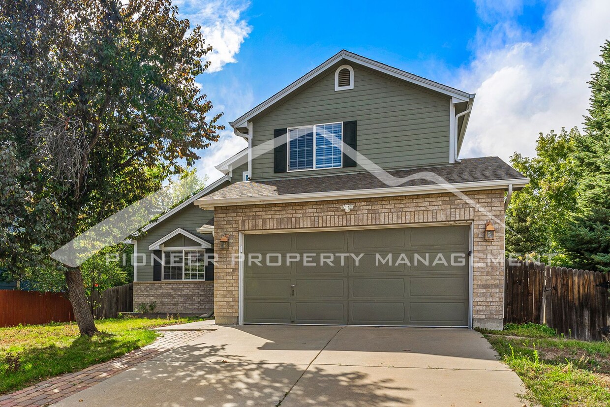 Primary Photo - Single Family Home with 2 Car Garage and C...