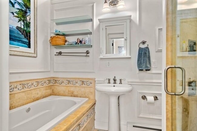 Building Photo - Back Bay Commonwealth Avenue 2 BR 2.5 BA w...