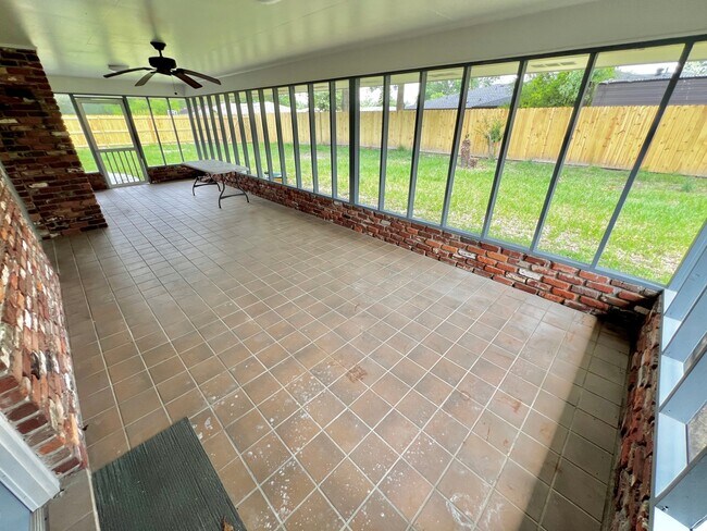 Building Photo - 21088 Pineville Rd
