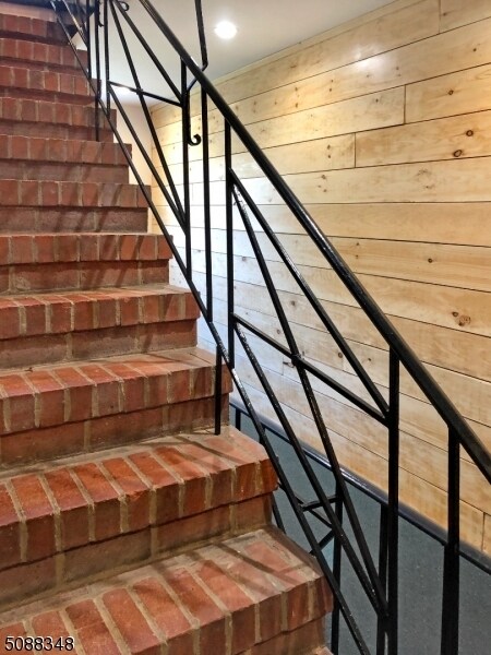 Building Photo - 376 Claremont Ave