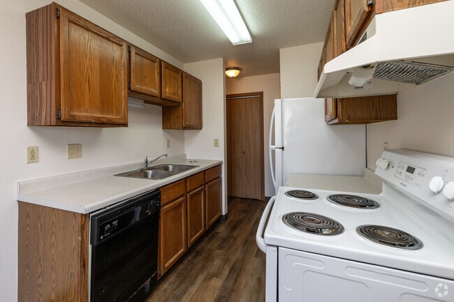 2BR, 1BA - 830SF - Kitchen - Citi Park Apartments