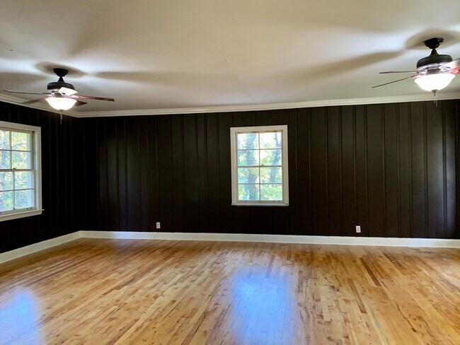 Building Photo - 731 Greeley Dr