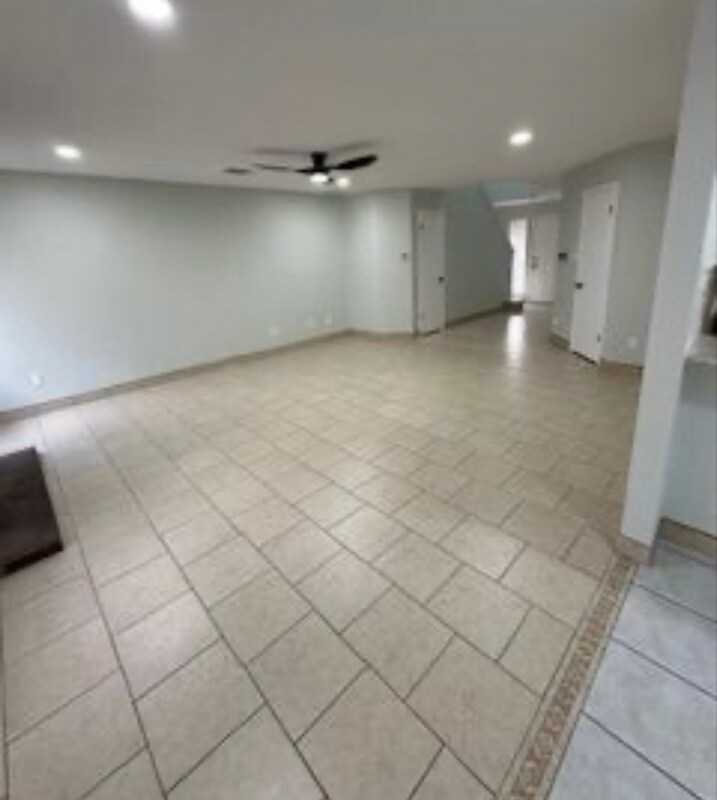 Building Photo - 13705 Lothian Dr