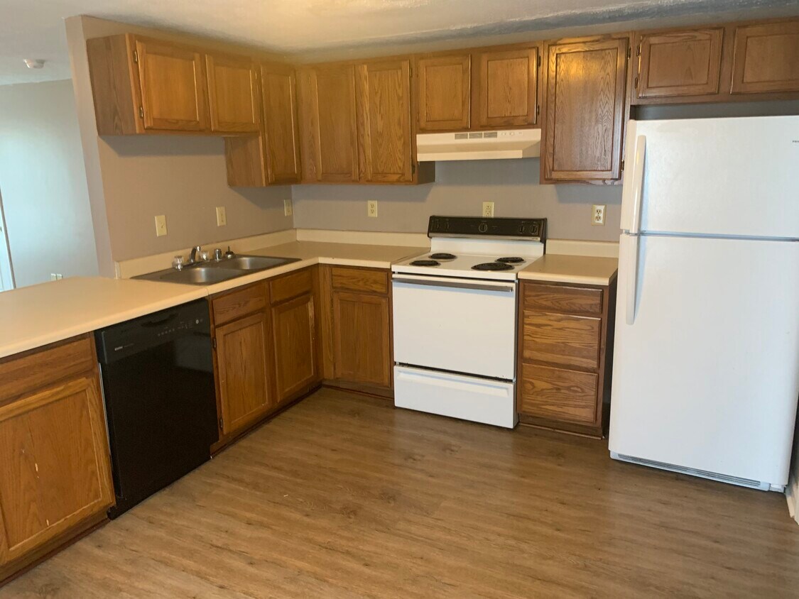 Kitchen - 315 McDougal Ave